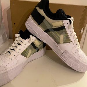 Nike Air Force 1 type